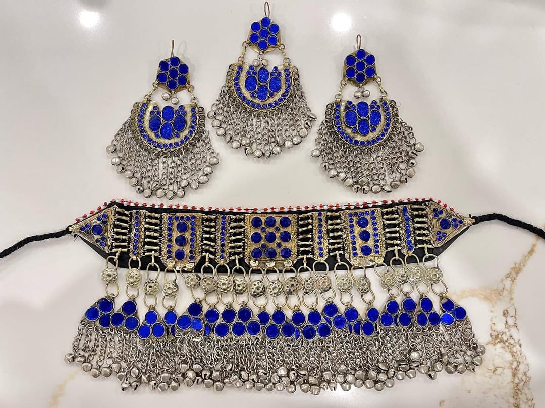 Post 9 by Mali Boutique on Instagram (carousel)