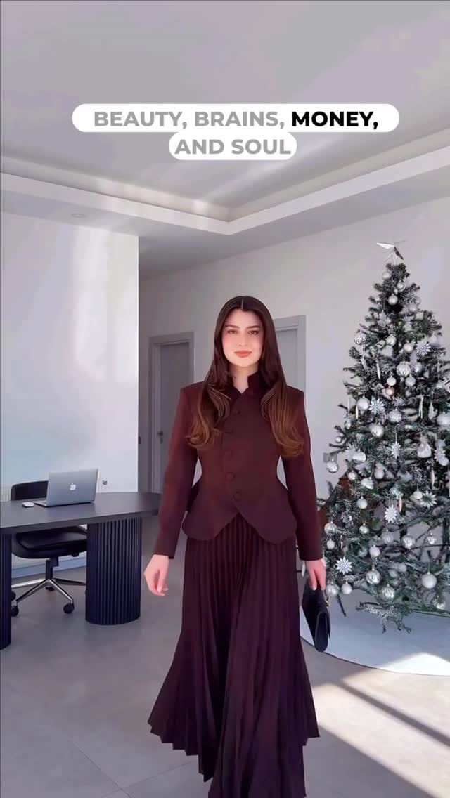 Post 3 by Si Style on Instagram (video)