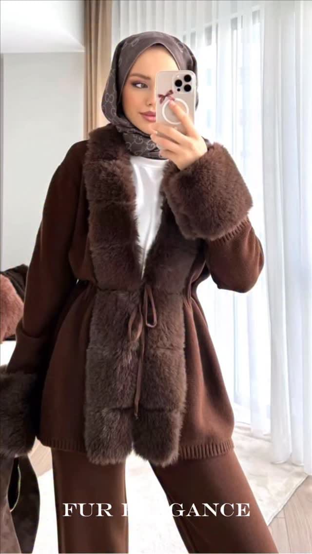 Post 2 by Si Style on Instagram (video)