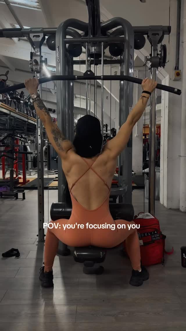 Post 8 by Elena Delia Ciobanu on Instagram (video)