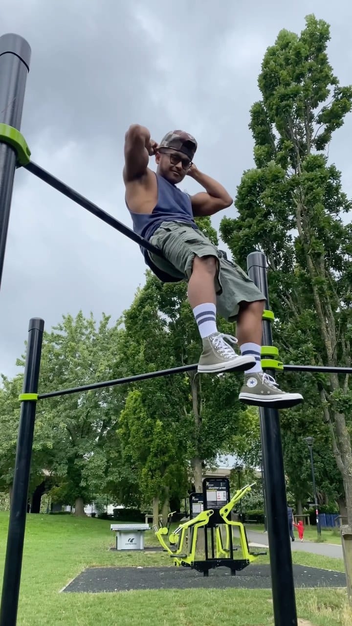 Post 8 by Jel SoFresh on Instagram (video)