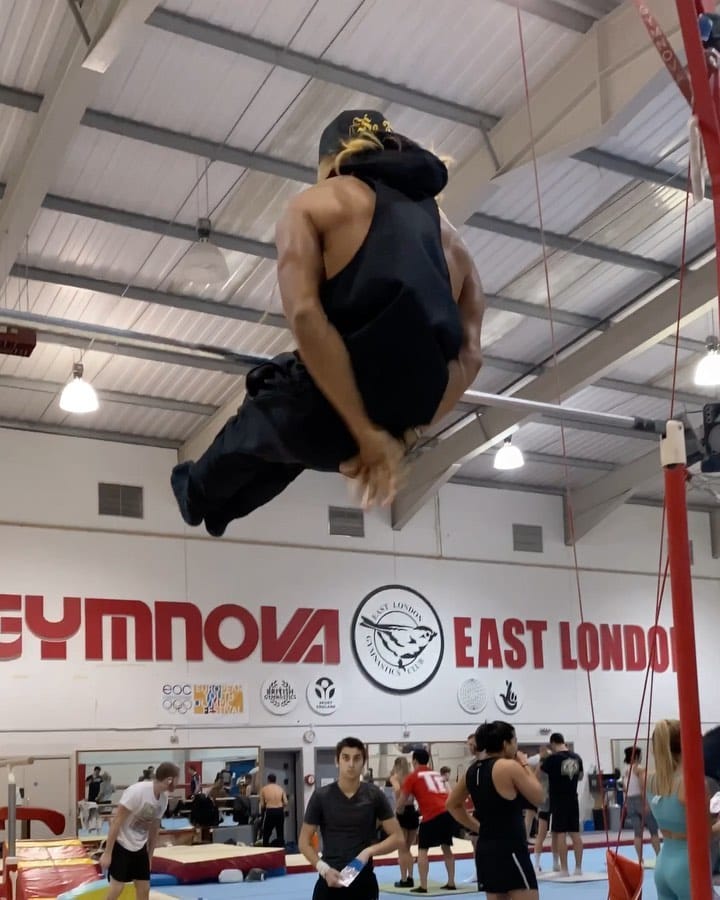 Post 10 by Jel SoFresh on Instagram (video)