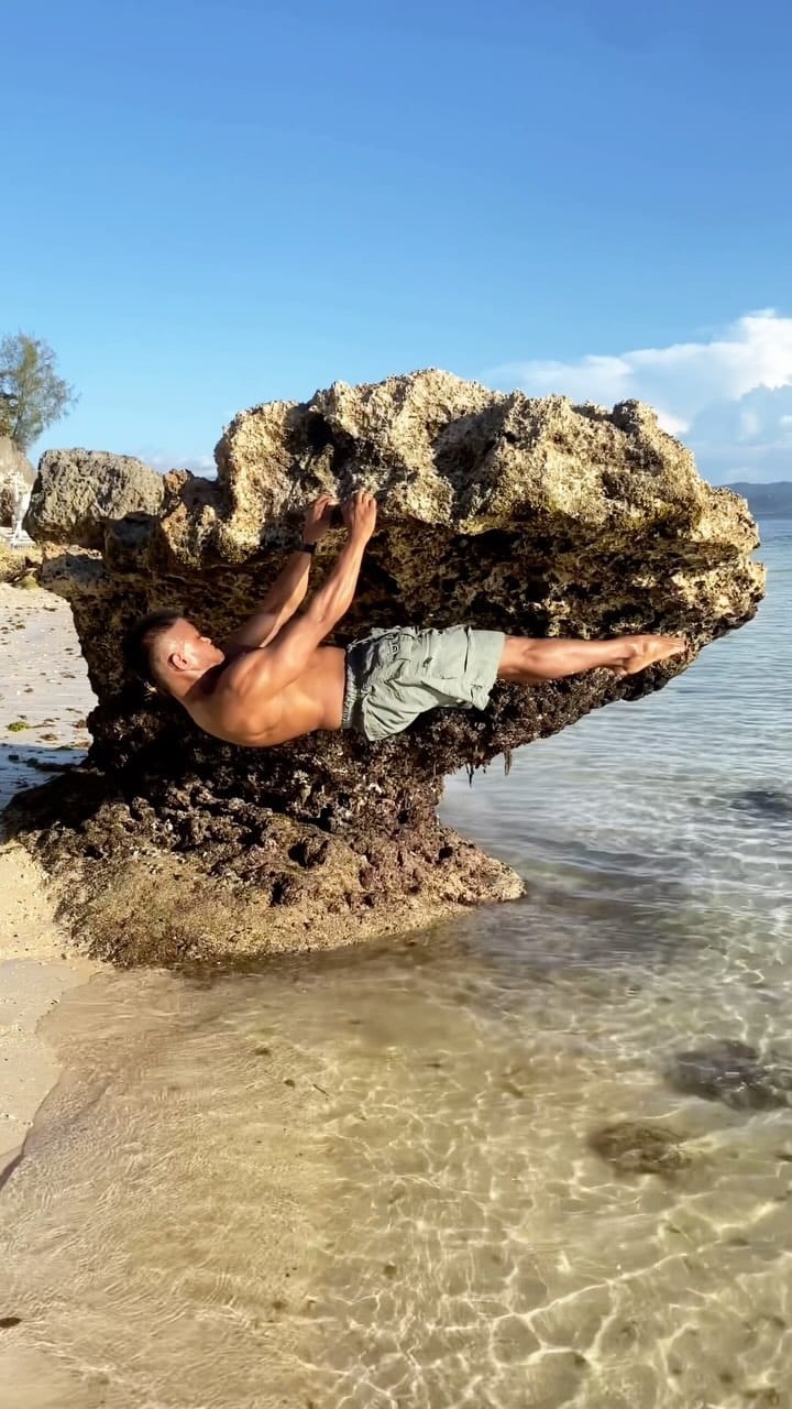 Post 2 by Jel SoFresh on Instagram (video)