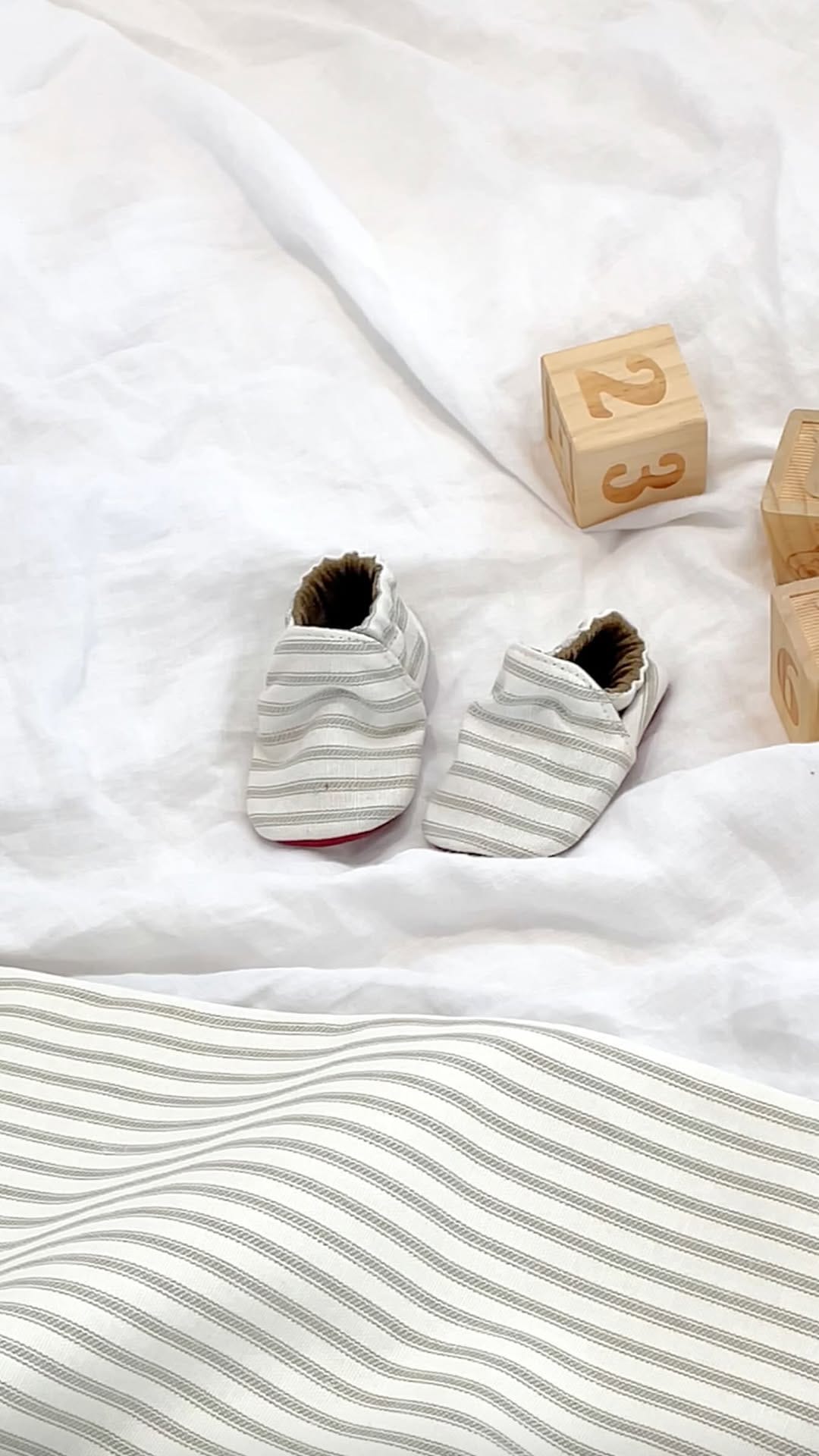 Post 10 by Little Grapefruit Baby Shoes on Instagram (video)