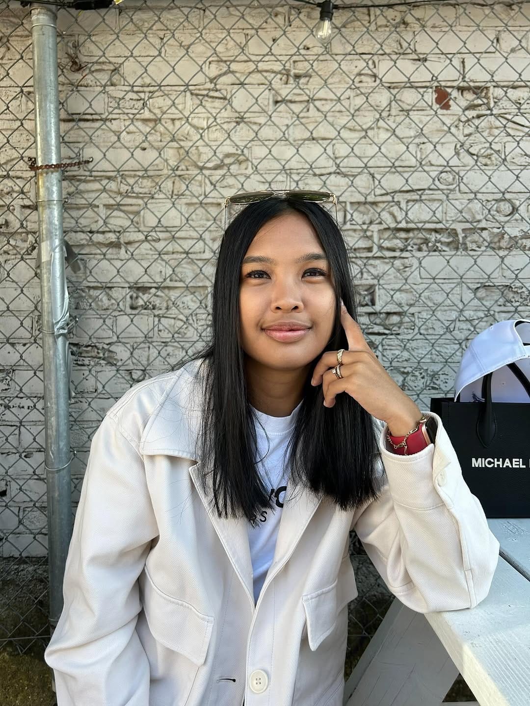 Post 8 by JADE PINEAU on Instagram (carousel)