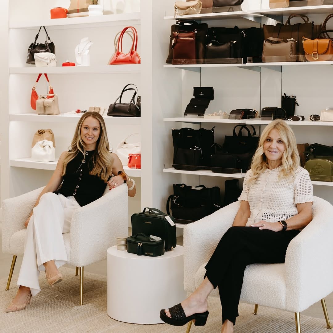 Post 8 by Boes Ltd. | Handbag and Jewelry Boutique on Instagram (image)