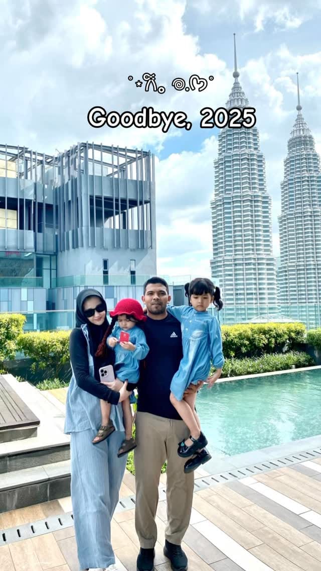 Post 3 by 🎀Arumi and Zeline🎀 on Instagram (video)