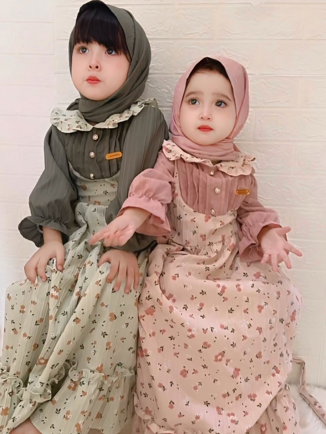 Post 7 by 🎀Arumi and Zeline🎀 on Instagram (carousel)
