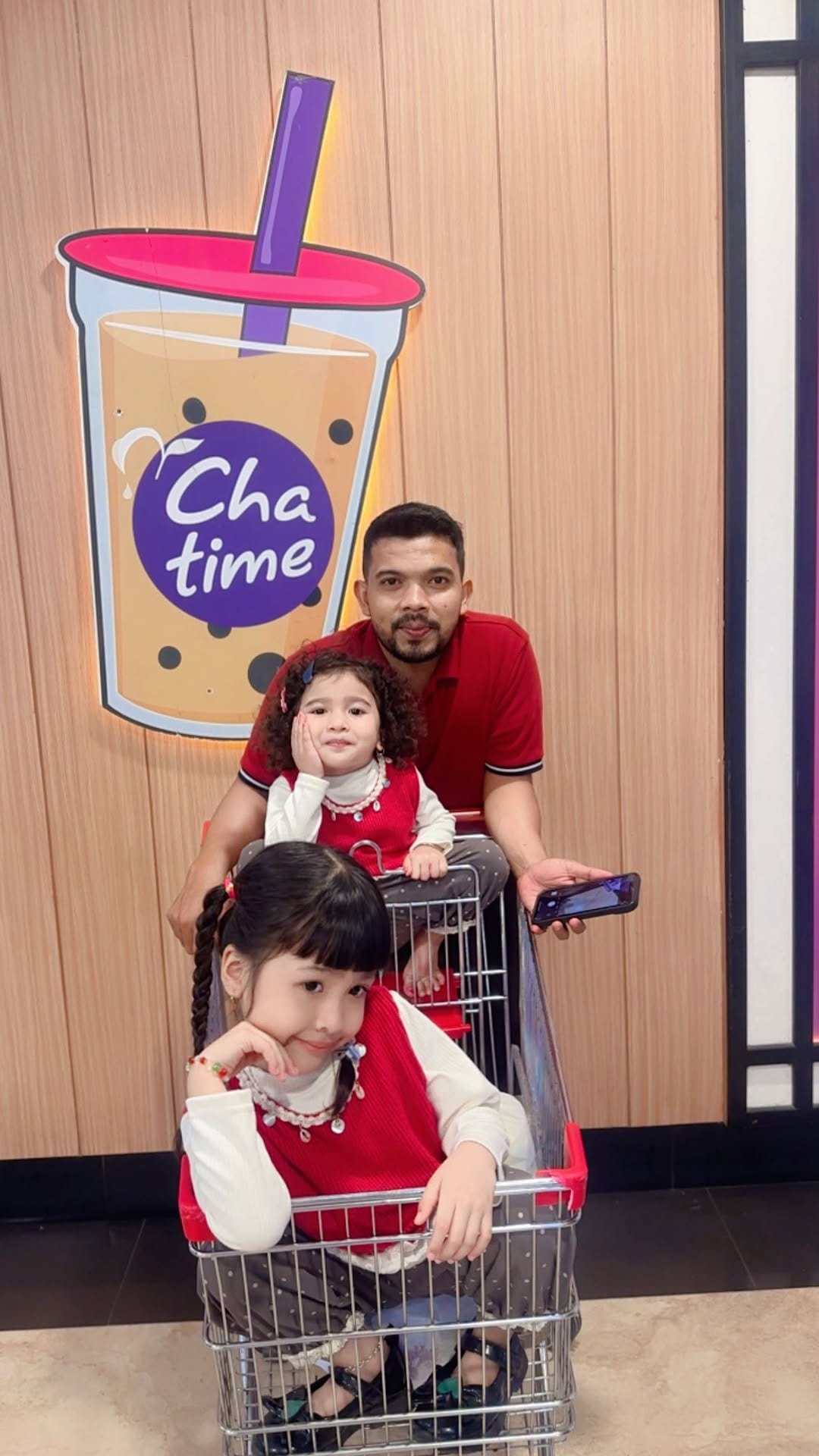 Post 2 by 🎀Arumi and Zeline🎀 on Instagram (video)