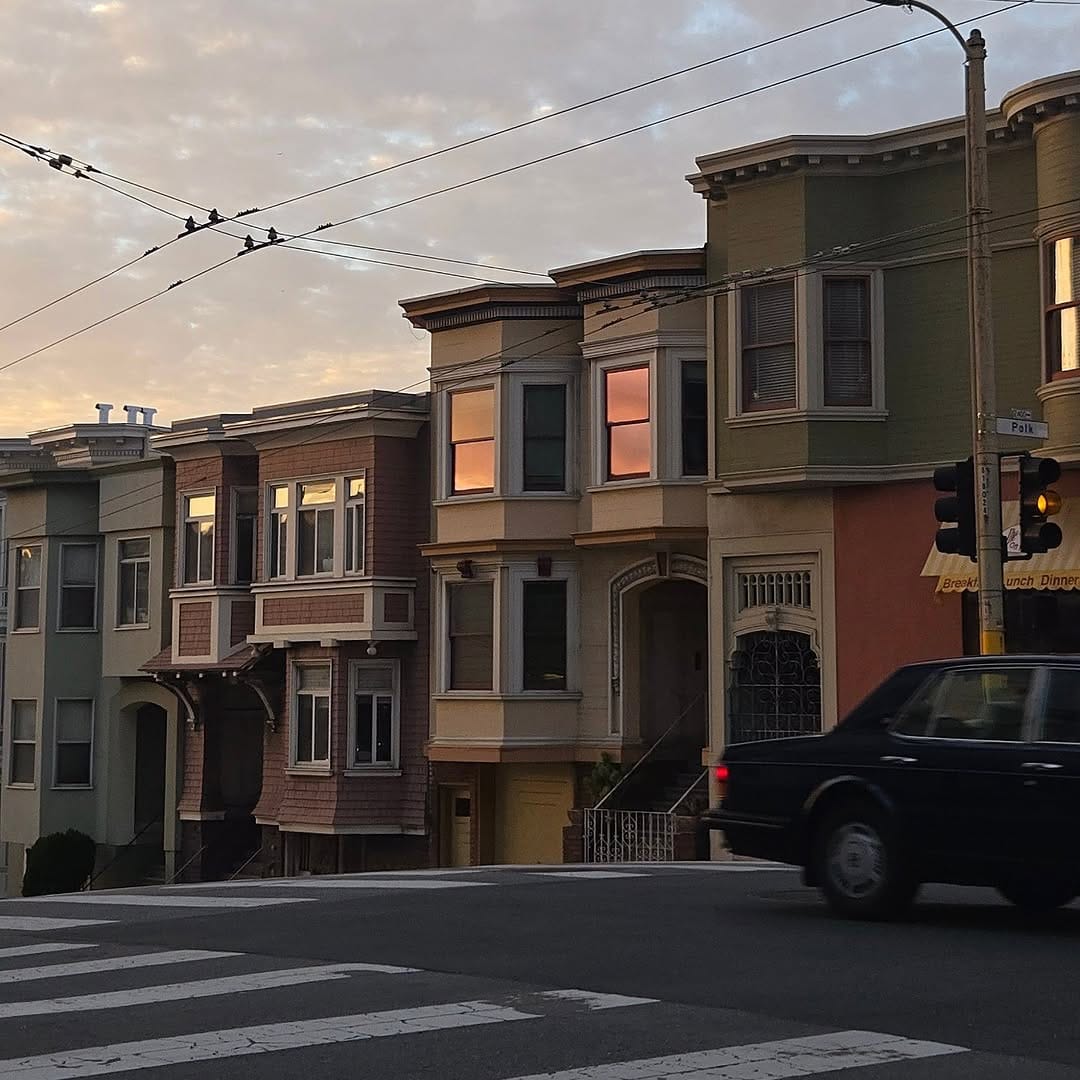 Post 3 by JOE LEE on Instagram (image)