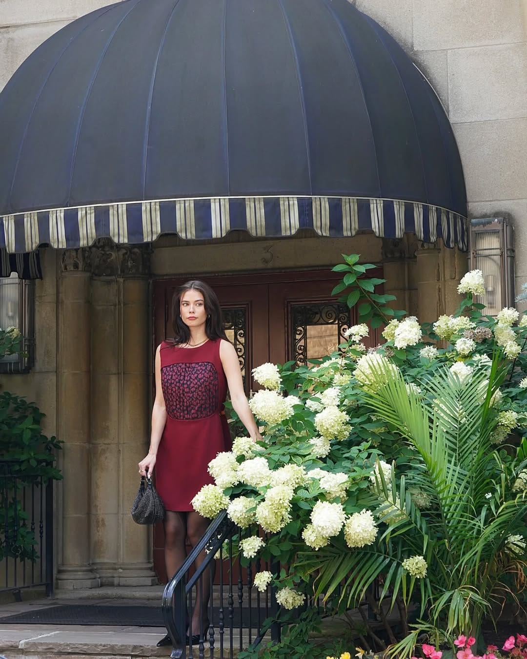Post 3 by LANICC | FASHION on Instagram (image)