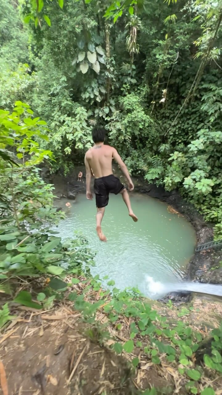 Post 9 by ALE on Instagram (video)