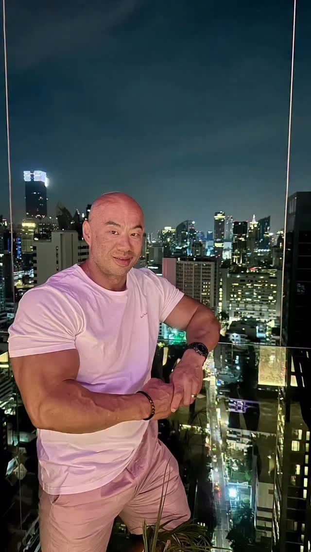 Post 4 by Simon Fan on Instagram (video)