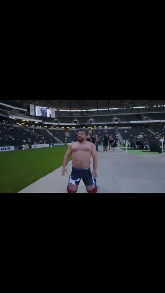 Post 3 by Louis Jack - Highland Zeus ⚡ on Instagram (video)
