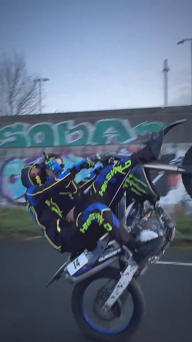 Post 2 by ONEWHEELWAVEY on Instagram (video)