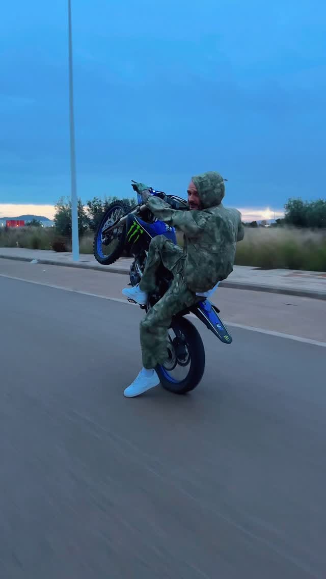 Post 7 by ONEWHEELWAVEY on Instagram (video)