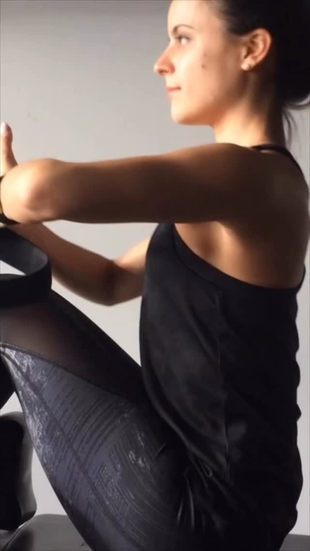 Post 10 by TEMPO 301 • REFORMER PILATES LONDON on Instagram (video)