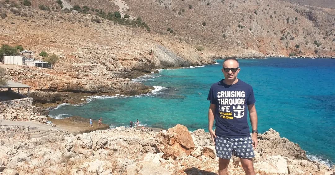 Post 10 by harrybizoemlchlv on Instagram (carousel)