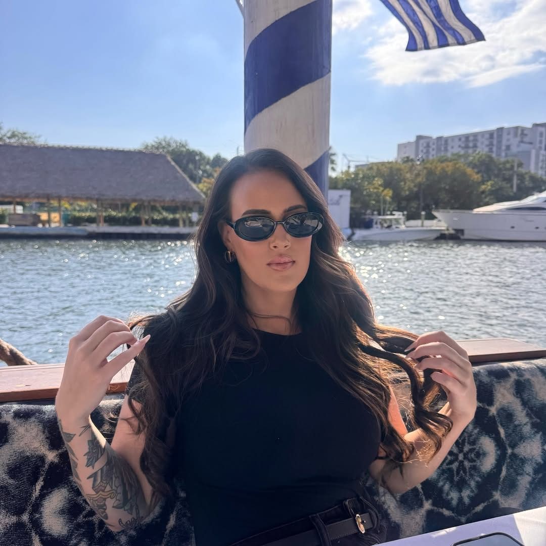 Post 5 by Chelsea Blackwell on Instagram (image)
