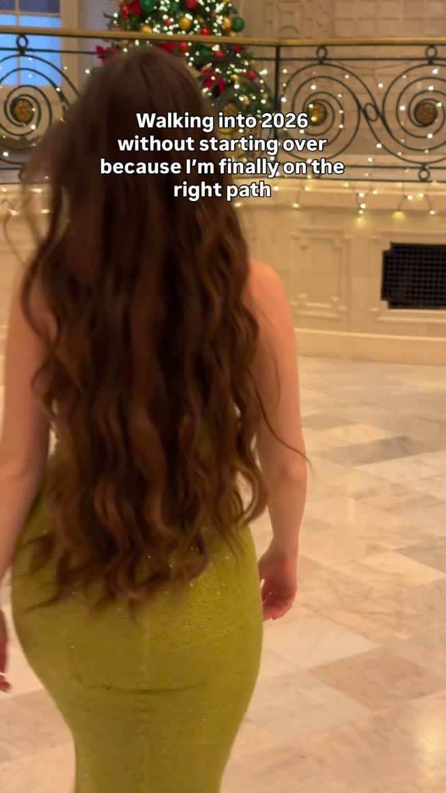 Post 3 by Maya 🌺 on Instagram (video)