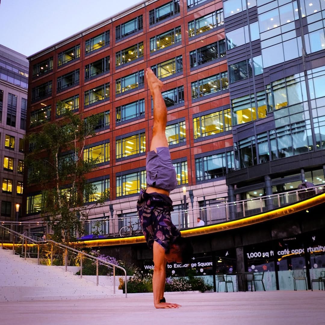 Post 10 by Mark Cheung. Yoga. Handstand. on Instagram (image)