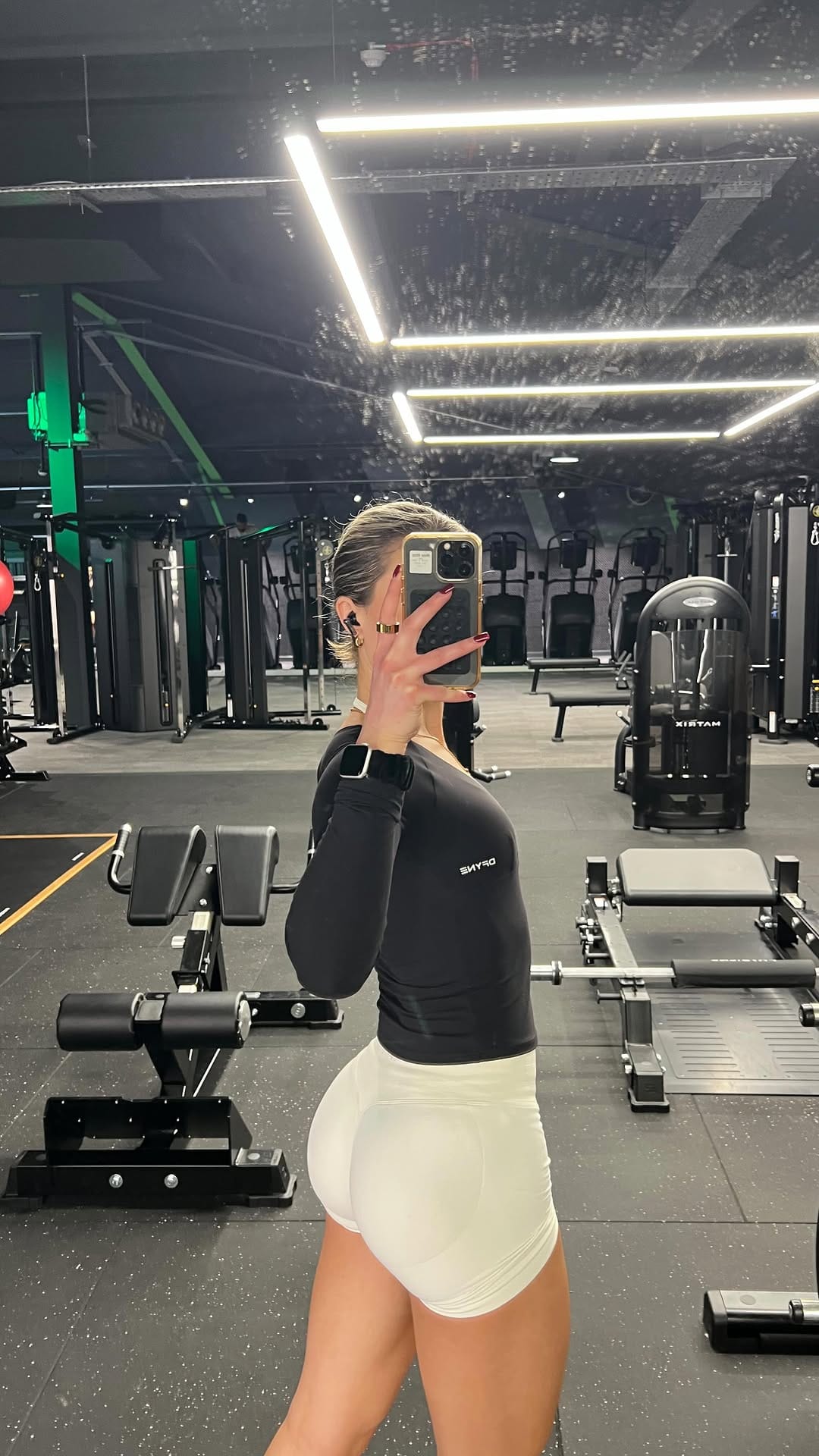 Post 6 by Gabrielle Foster on Instagram (video)