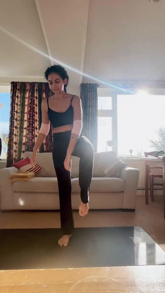 Post 3 by Keryn Justina Roy on Instagram (video)