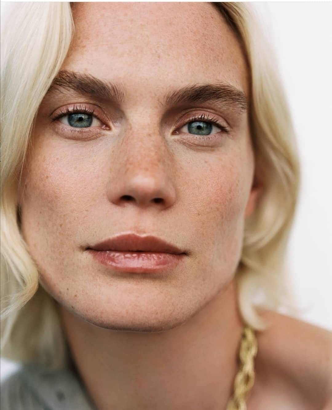 Post 10 by Felicity Peel on Instagram (image)