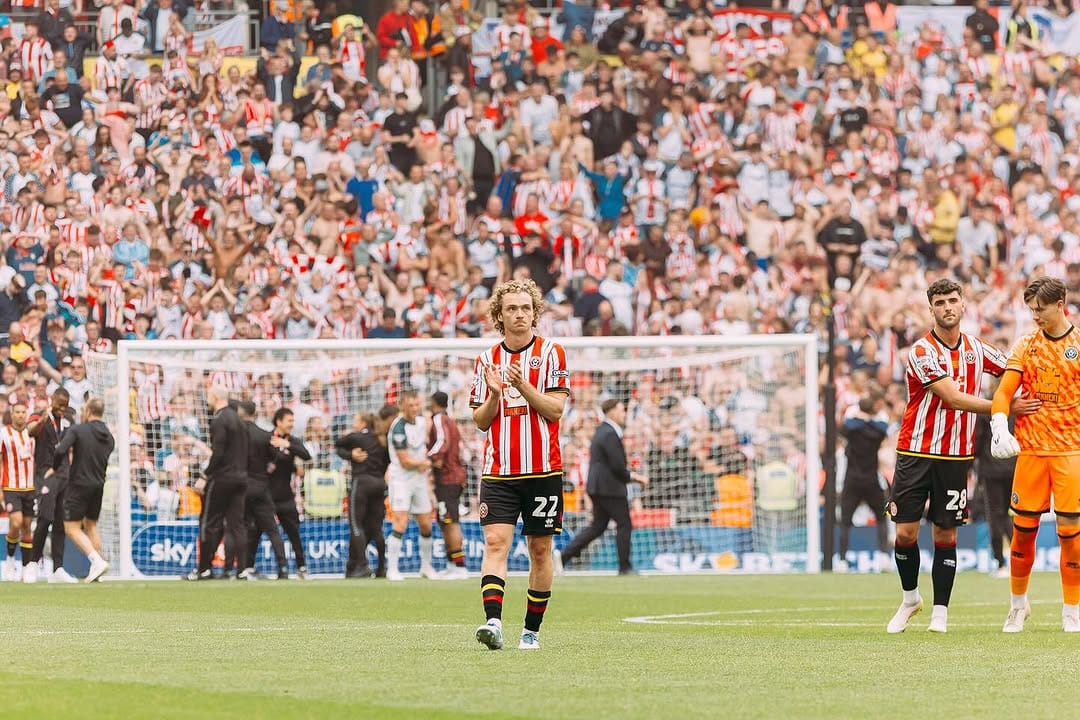 Post 10 by Tom Davies on Instagram (image)