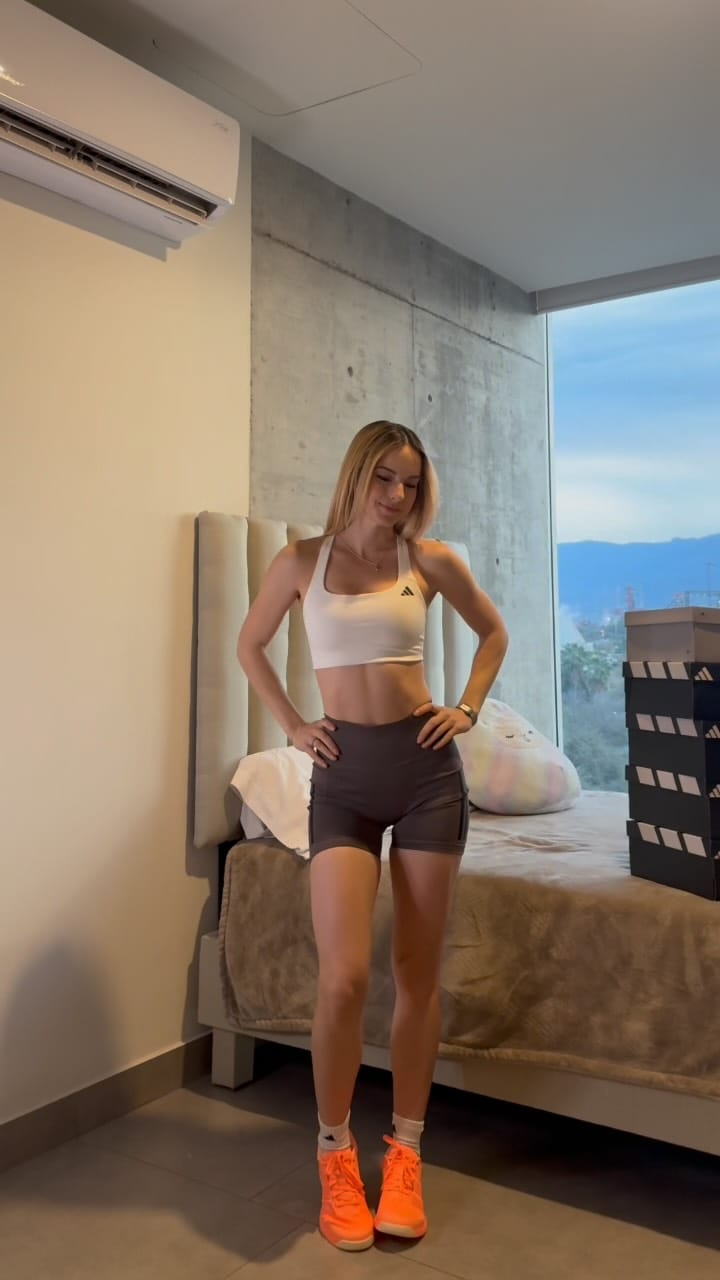 Post 4 by Vianney Rodríguez on Instagram (video)