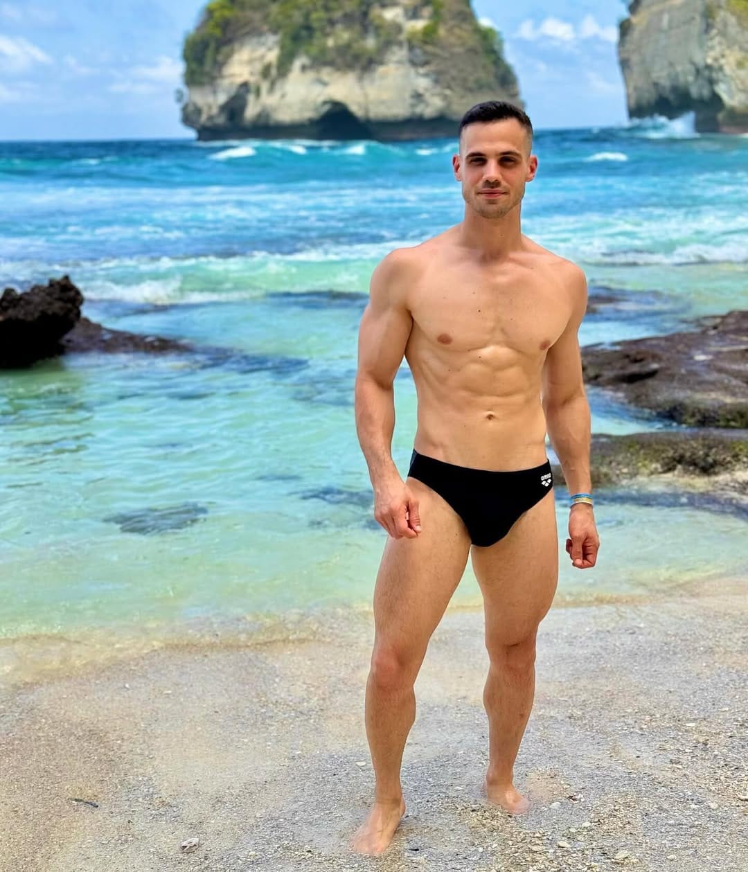 Post 8 by Νikos K. on Instagram (image)