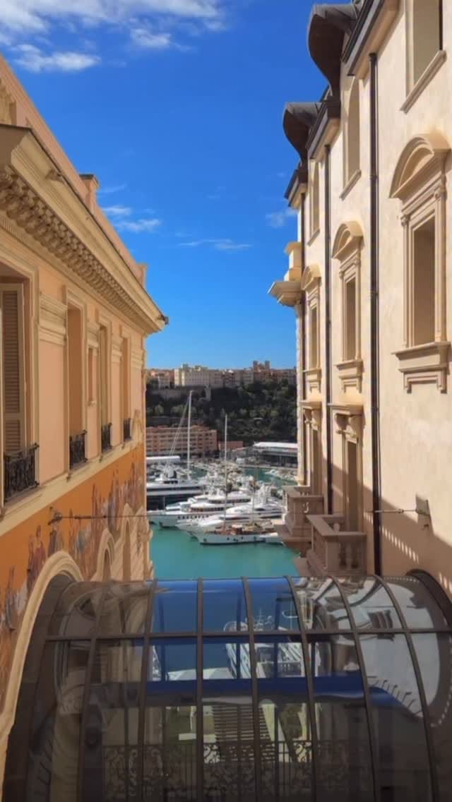 Post 5 by Naina Mansukhani on Instagram (video)