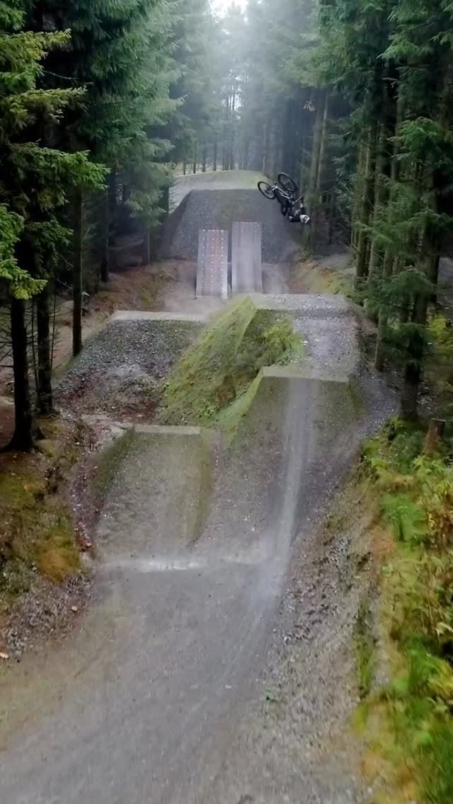 Post 3 by Freddy Pulman on Instagram (video)