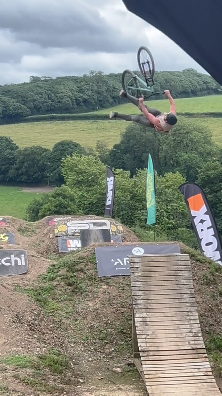 Post 9 by Freddy Pulman on Instagram (video)