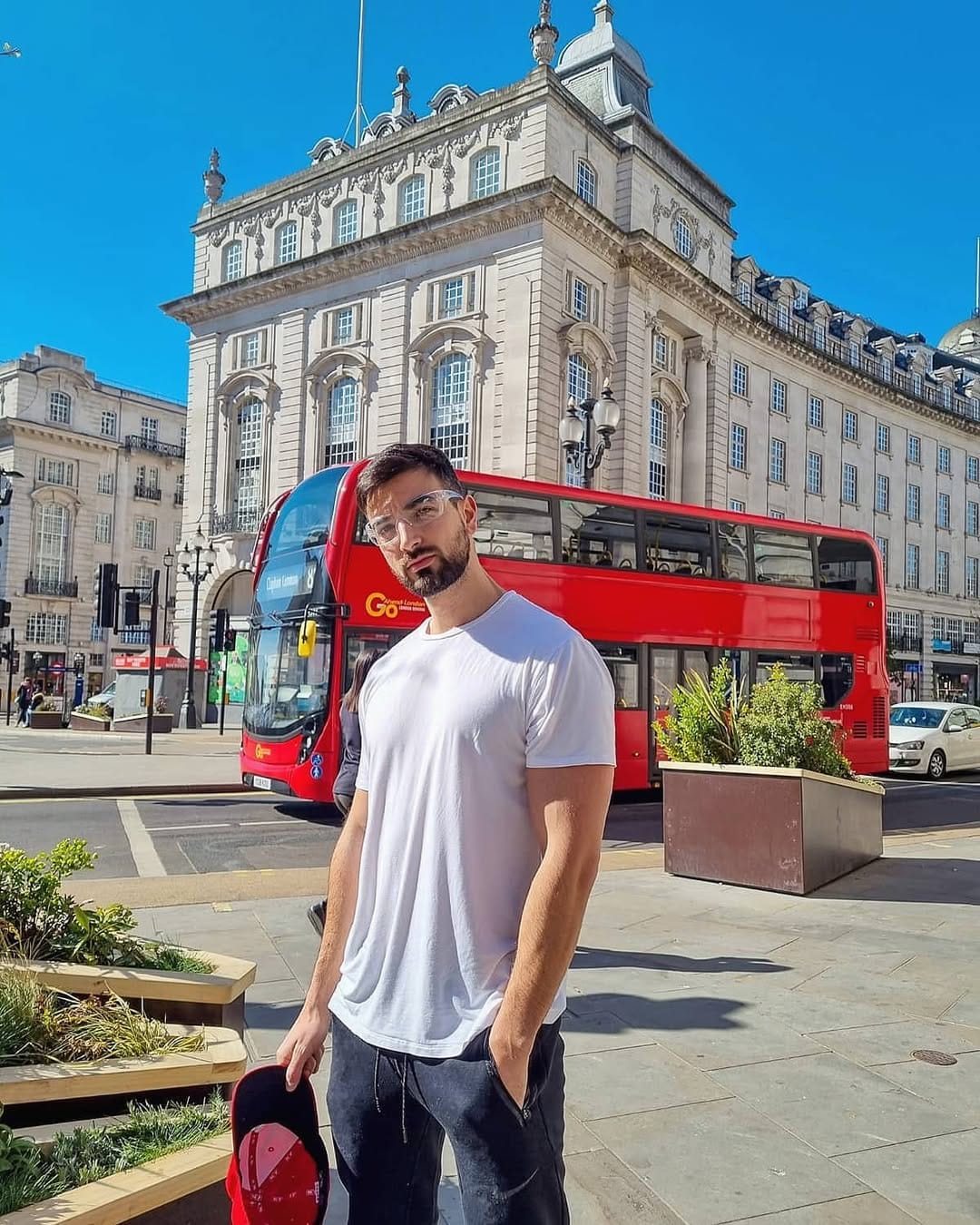 Post 10 by Ludo on Instagram (image)