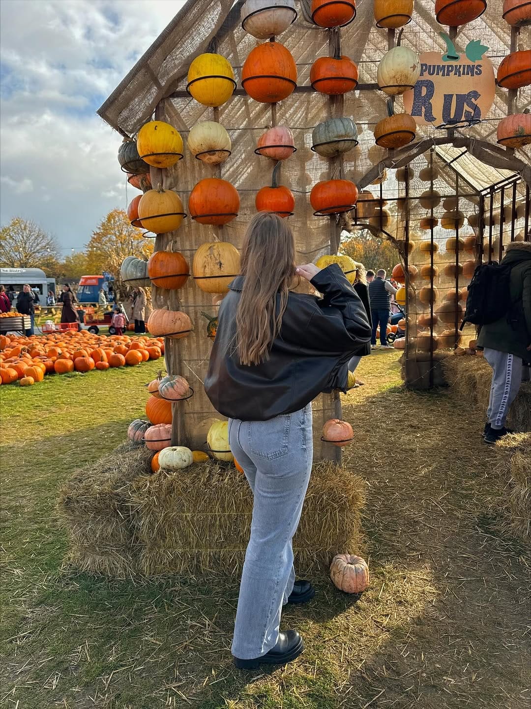 Post 4 by 𝐌𝐄𝐆𝐀𝐍 🕊 on Instagram (carousel)