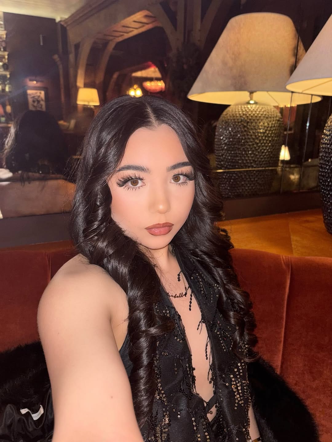 Post 1 by 𝓘𝓼𝓪𝓫𝓮𝓵𝓵𝓪 𝓡𝓸𝓼𝓮 𝓟𝓾𝓲 𝓢𝓱𝓪 𝓣𝓪𝓷𝓰 on Instagram (carousel)