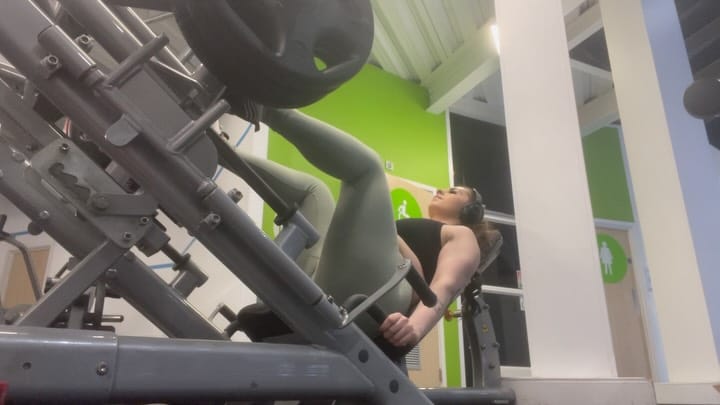 Post 2 by Zoeyy💪🏋️‍♀️✨ on Instagram (carousel)
