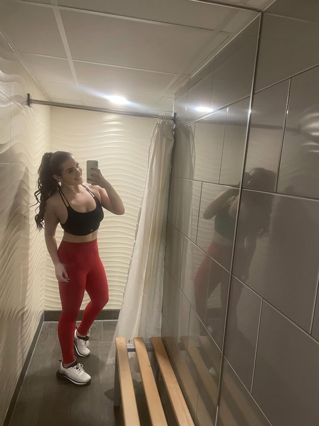 Post 4 by Zoeyy💪🏋️‍♀️✨ on Instagram (carousel)