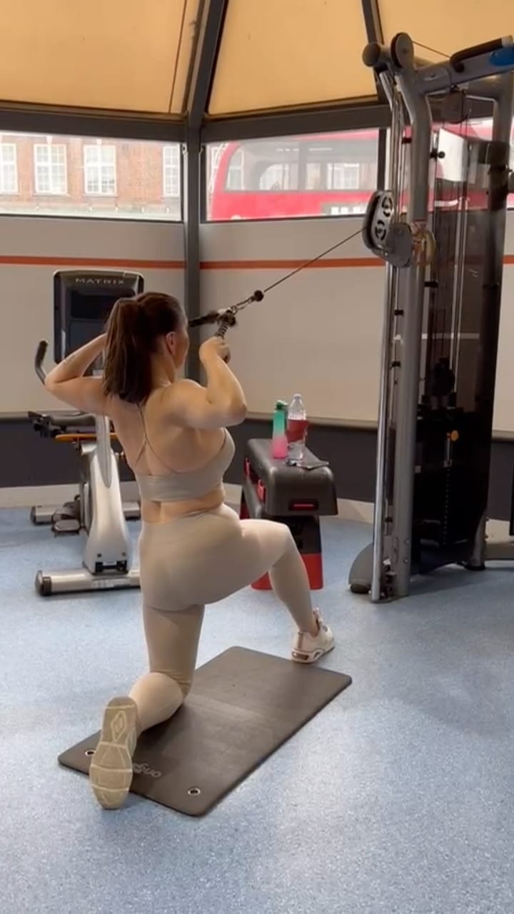 Post 10 by Zoeyy💪🏋️‍♀️✨ on Instagram (video)