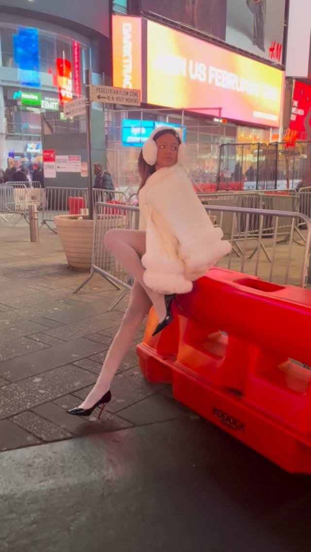 Post 8 by Super Model 🔥 on Instagram (video)
