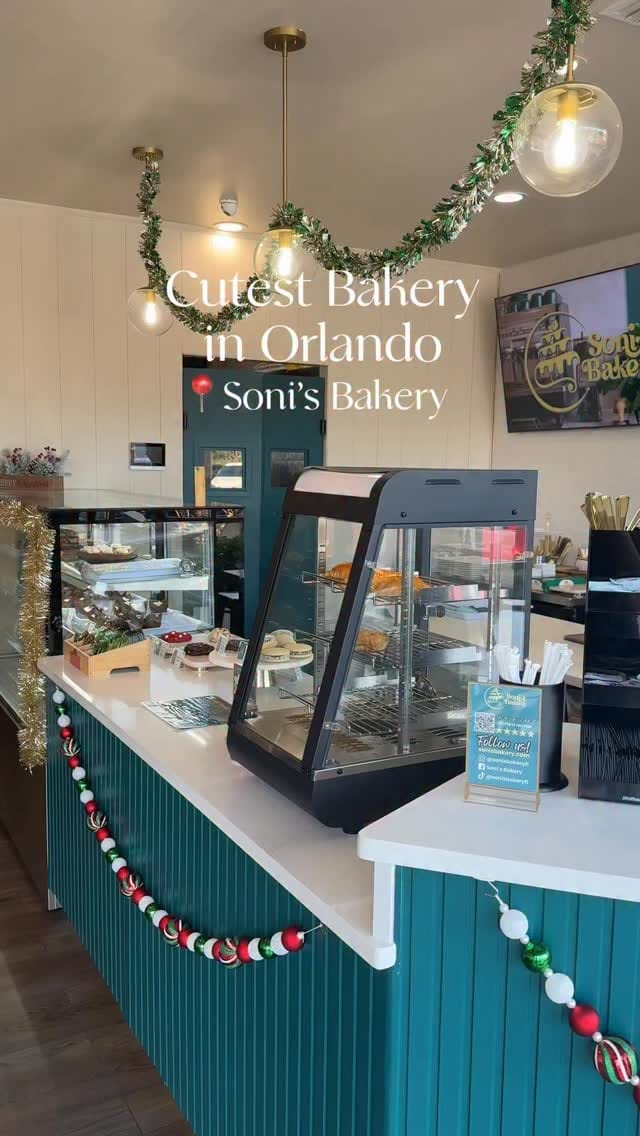 Post 3 by Chelsea | Orlando Foodie & Travel on Instagram (video)