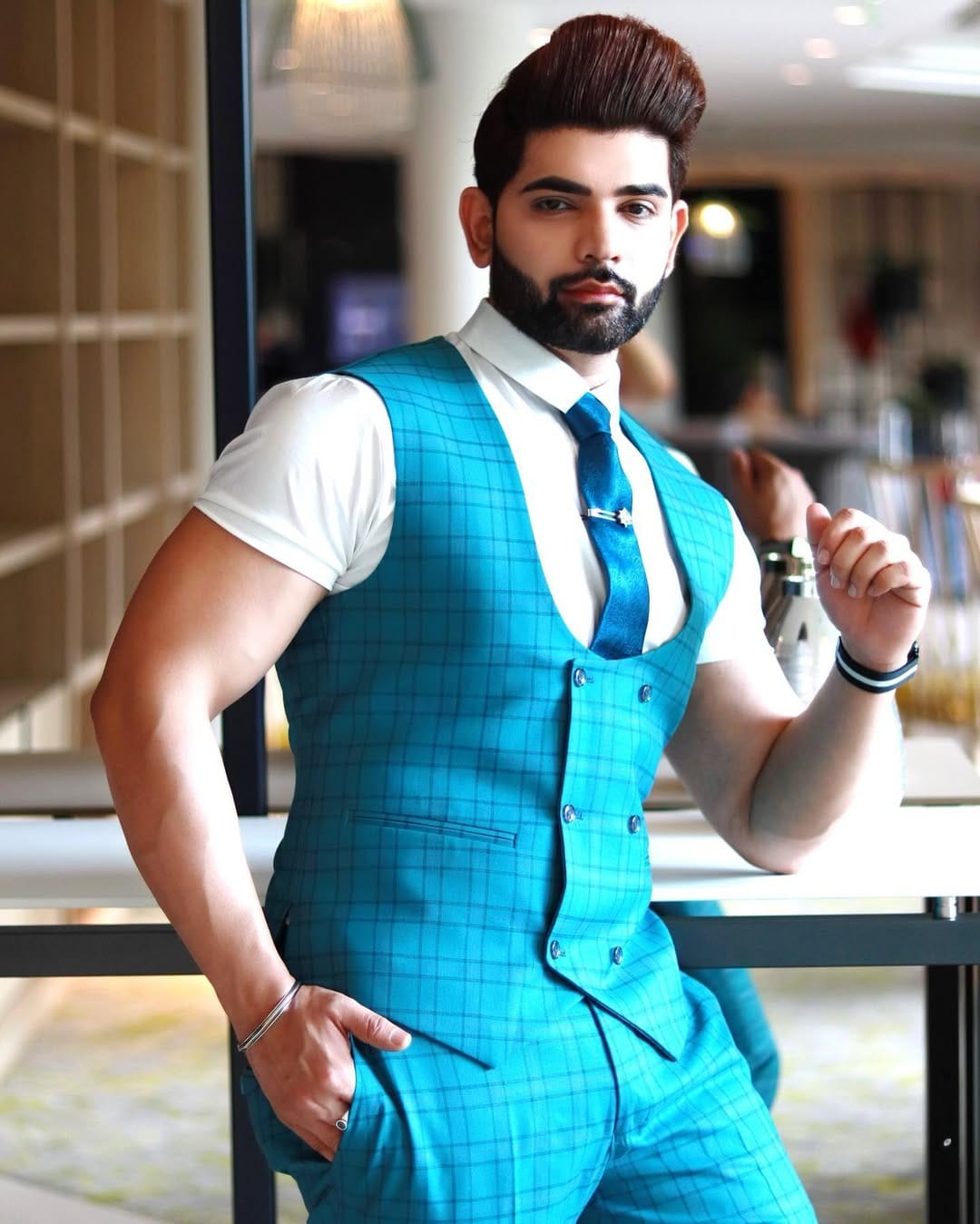 Post 9 by Sanket Umredkar on Instagram (carousel)