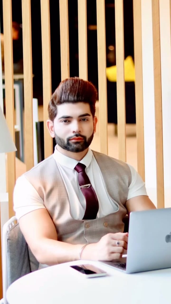 Post 6 by Sanket Umredkar on Instagram (video)