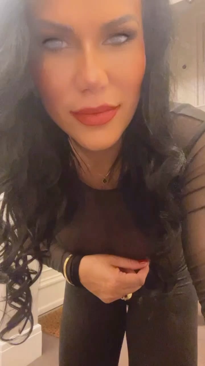 Post 4 by Anna Meireles on Instagram (video)