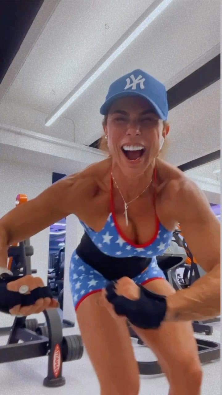 Post 9 by Andréa Sunshine on Instagram (video)