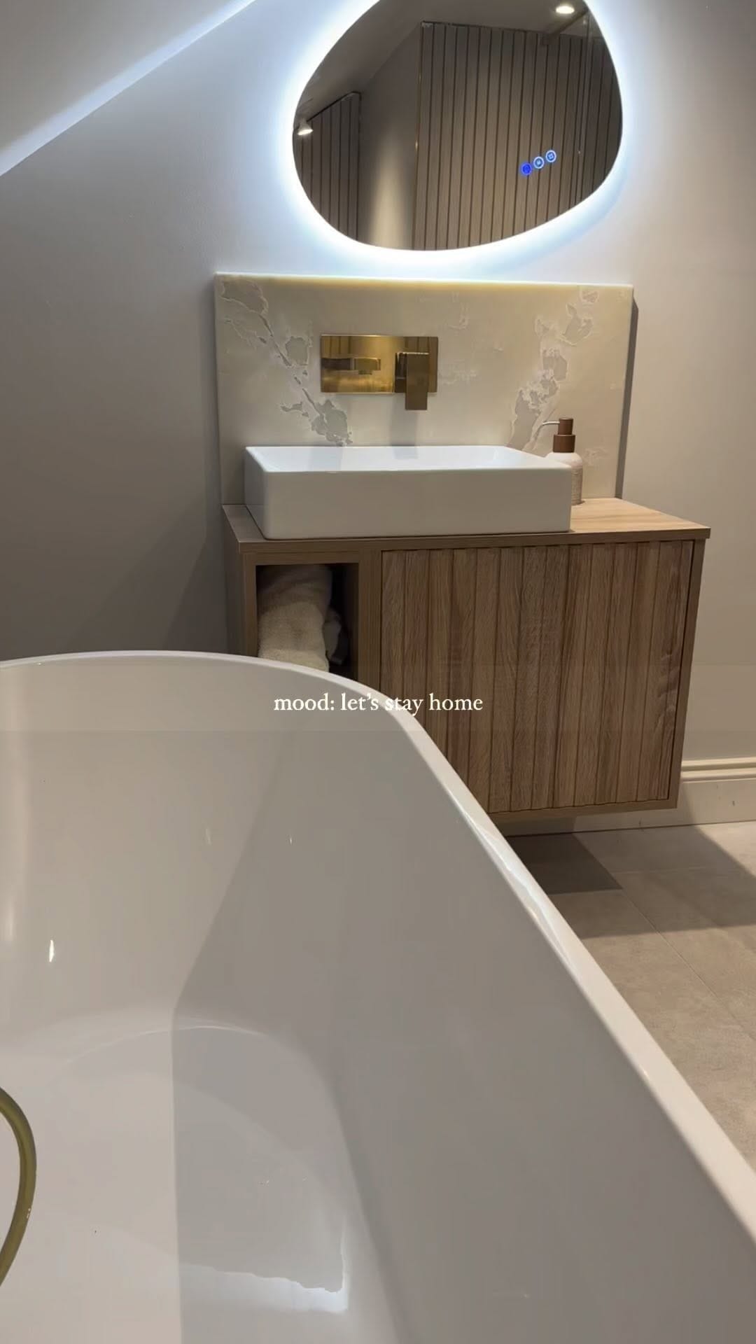Post 10 by Chelsea lifestyle blog on Instagram (video)