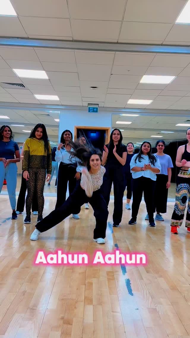 Post 10 by Priya Pandya | Bollywood Dance and Fitness on Instagram (video)