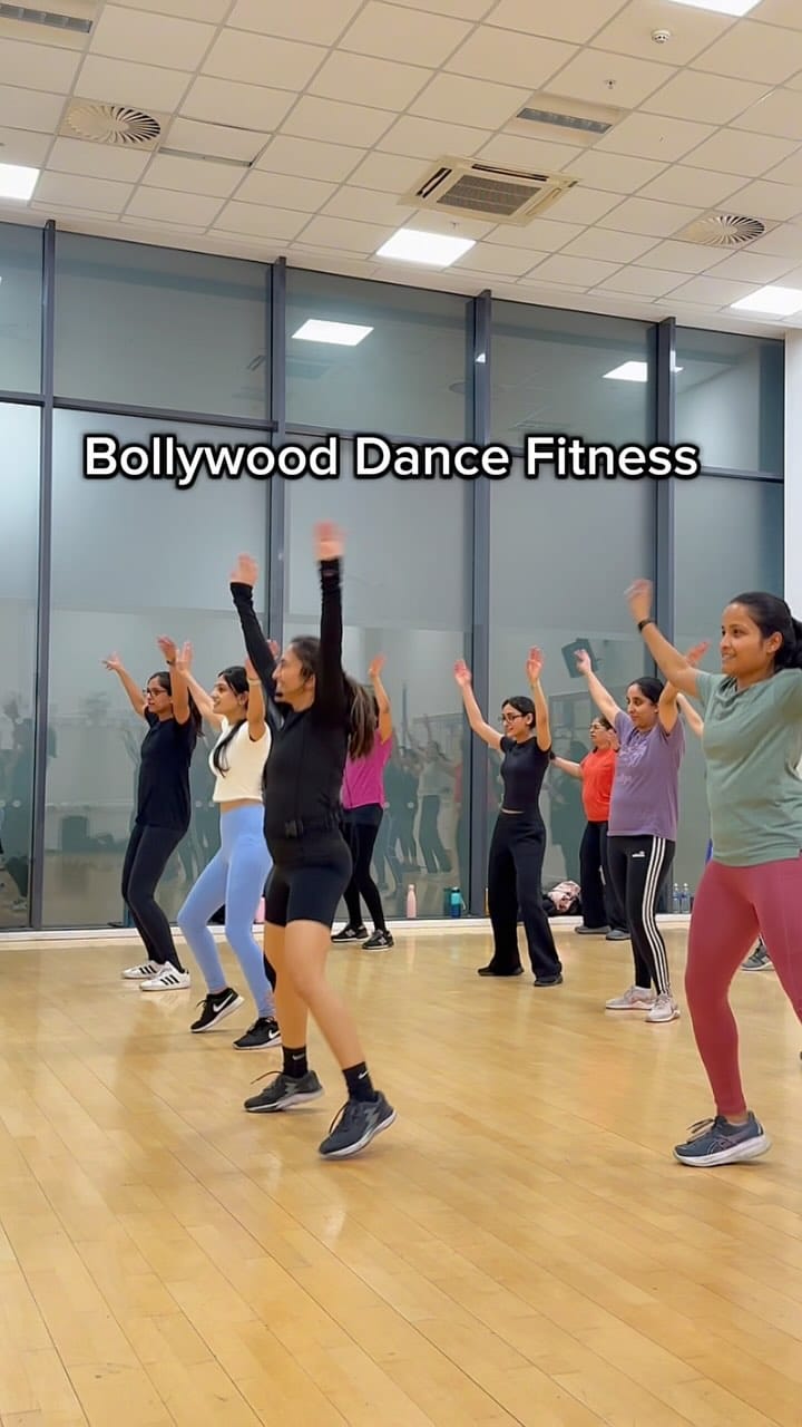 Post 9 by Priya Pandya | Bollywood Dance and Fitness on Instagram (video)