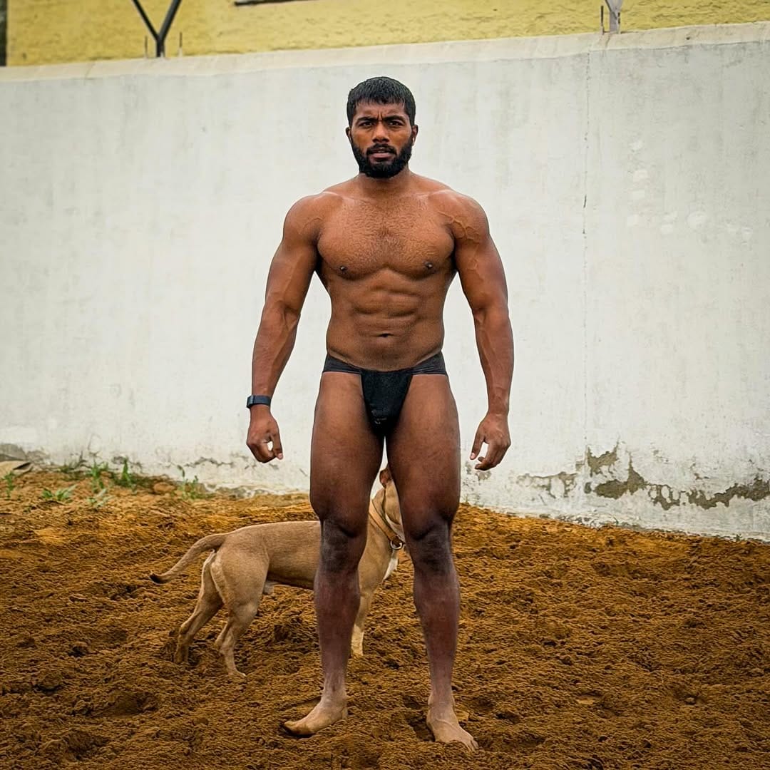 Post 4 by 🇮🇳 Ankit singh 🦍 on Instagram (carousel)